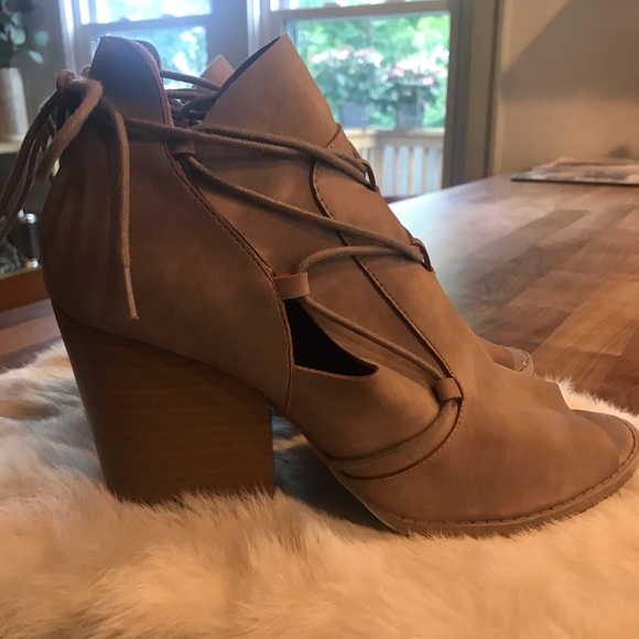 Qupid Shoes - QUPID Taupe Peep Toe Lace Bootie